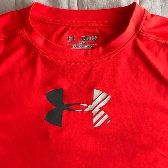 Under Armour boys heatgear T-shirt size YXL - Picture 2 of 2